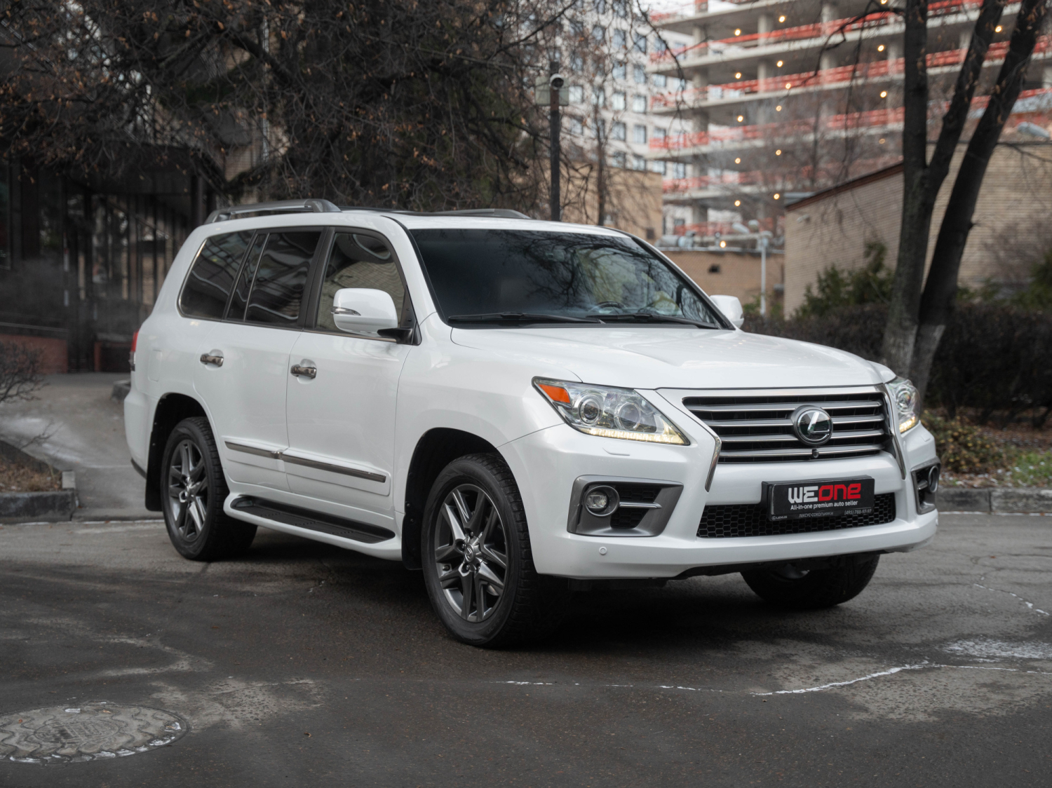 Lexus LX 570 2014 белый