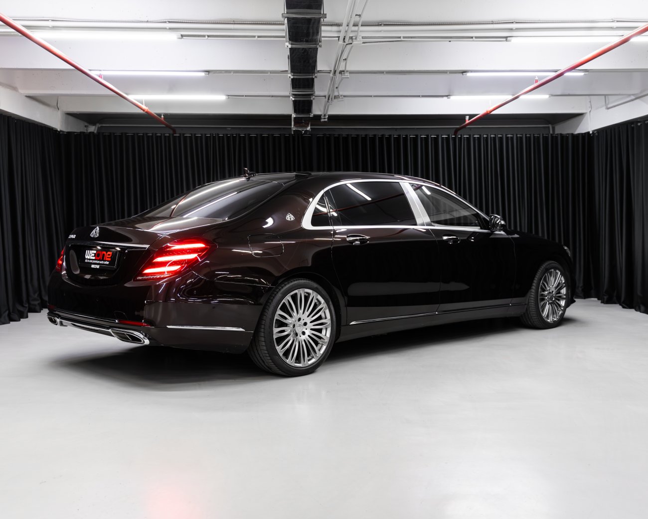 купить Mercedes-Benz Maybach S400 4MATIC 2016 черно-красный  в Москве