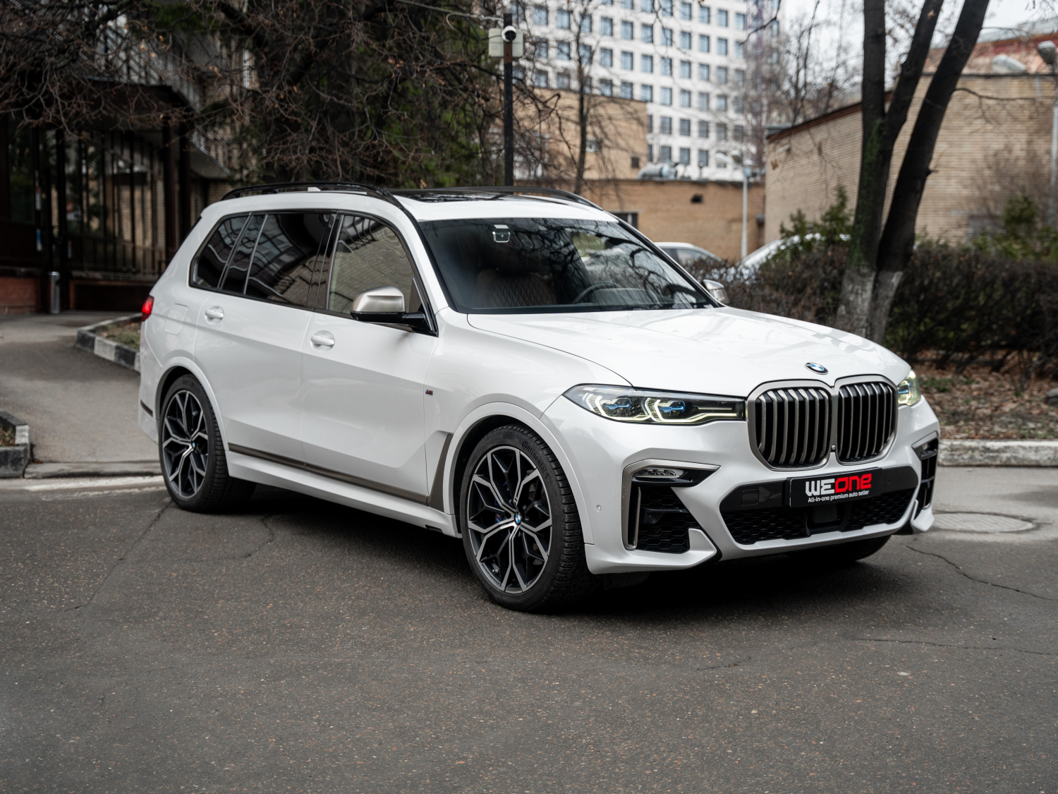 BMW X7 М50D 2019 белый BMW X7 М50D 2019 белый