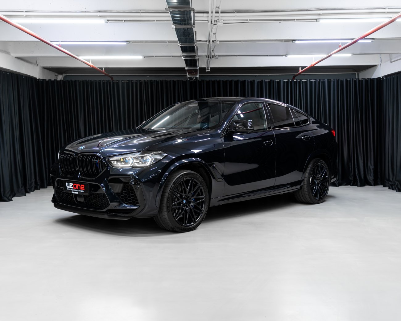 BMW X6M 2019 черный