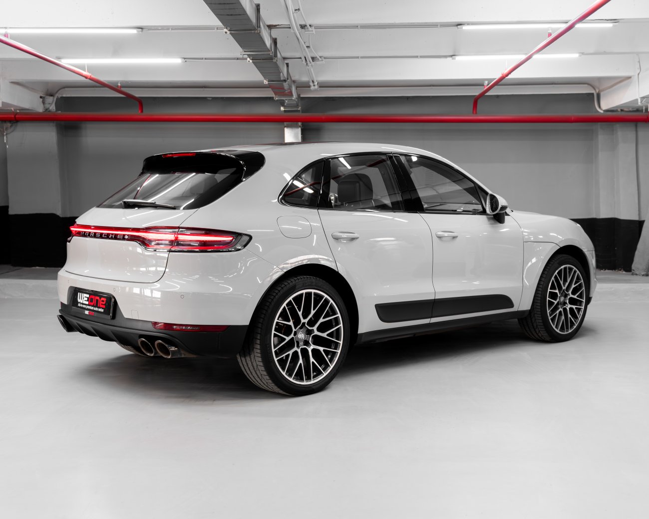 купить Porsche Macan 2021 серый  в Москве
