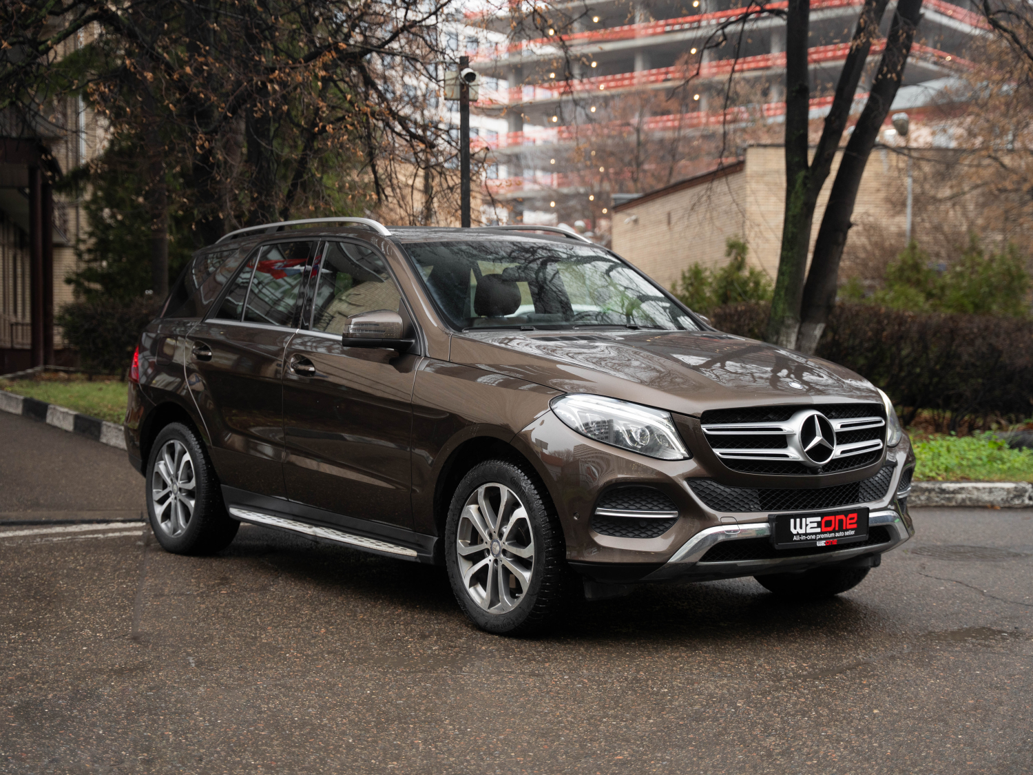 MERCEDES-BENZ GLE 300 4MATIC 2016 коричневый