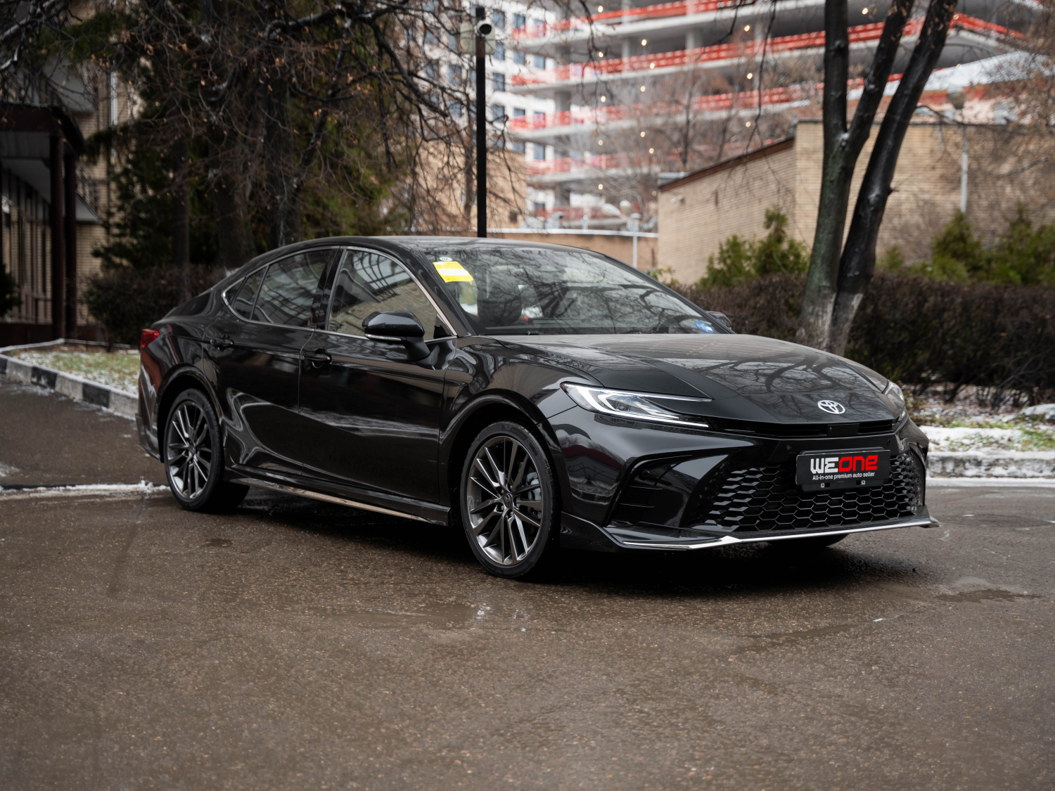 Toyota Camry 2.0 hyb черный