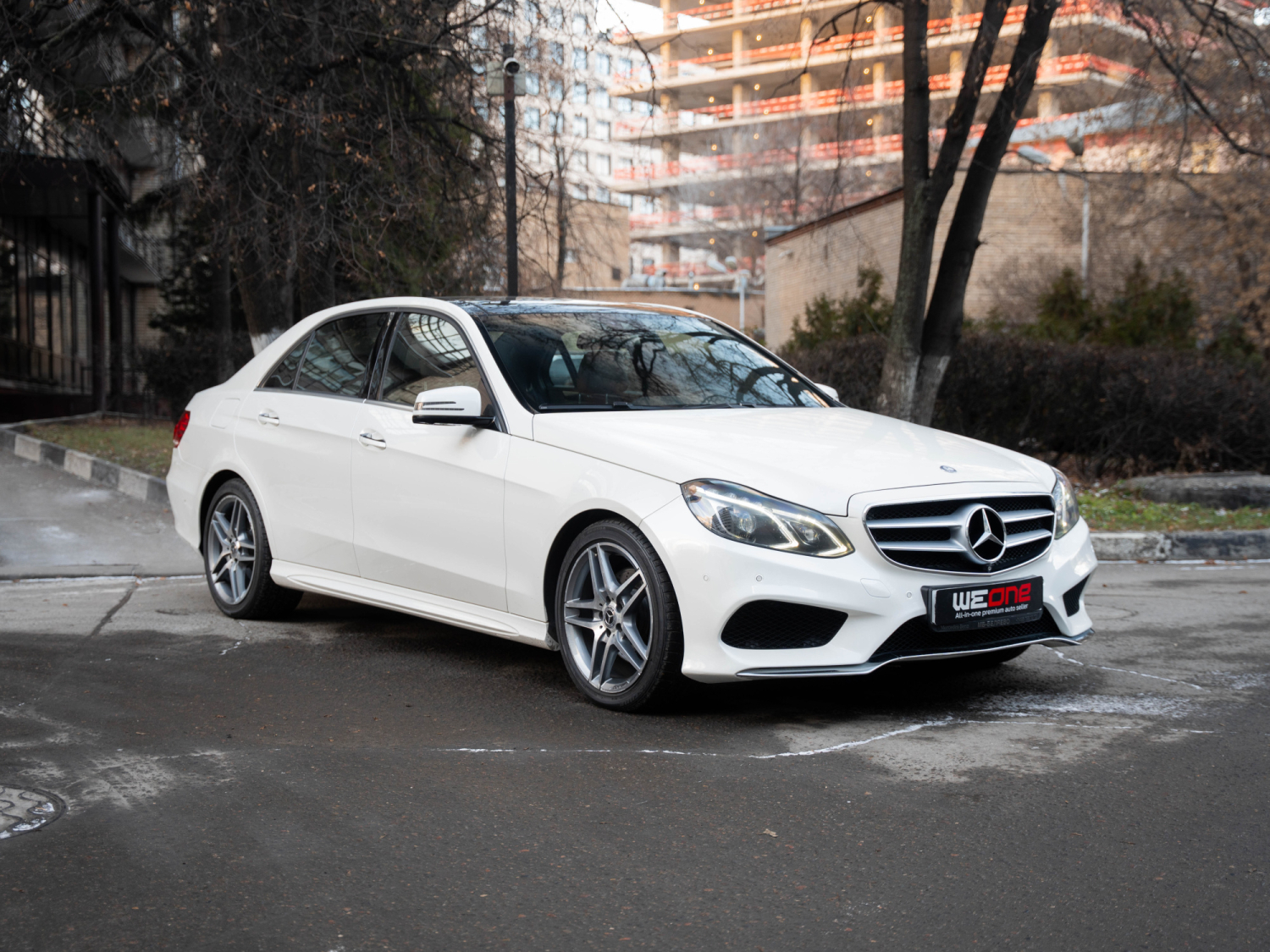 MERCEDES-BENZ E300 4MATIC 2014 белый