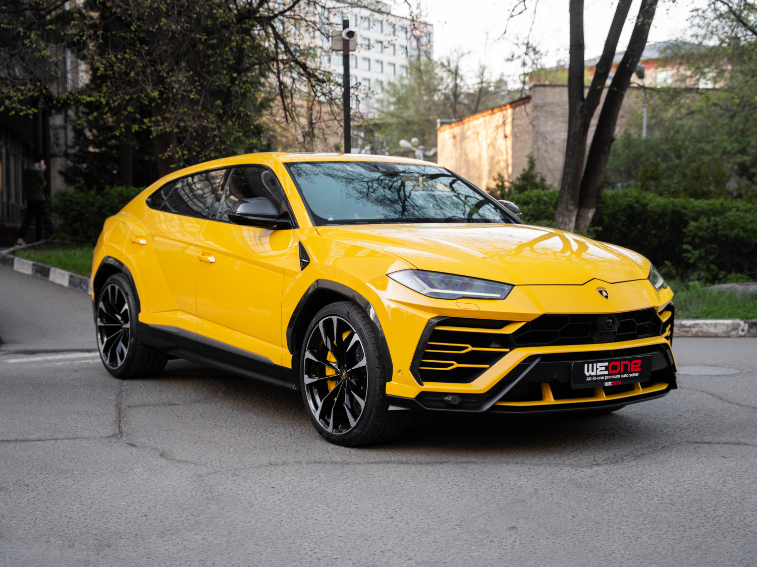 Lamborghini URUS 2021 желтый Lamborghini URUS 2021 желтый