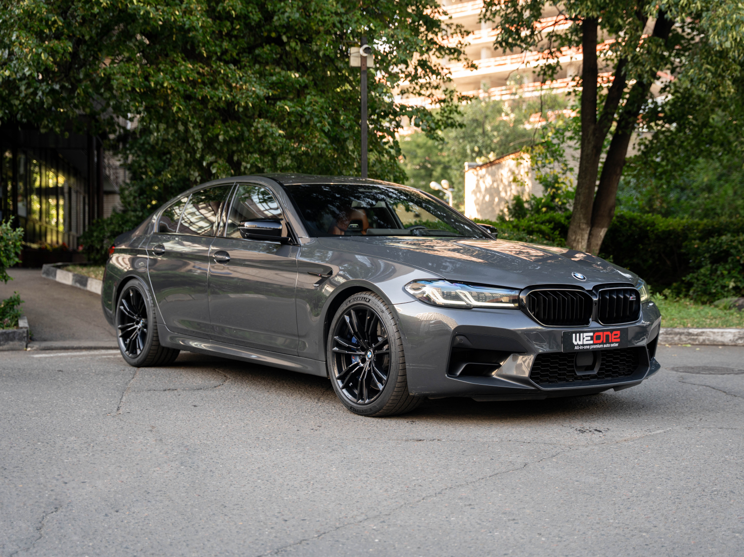 BMW M5 Competition 2020 серый
