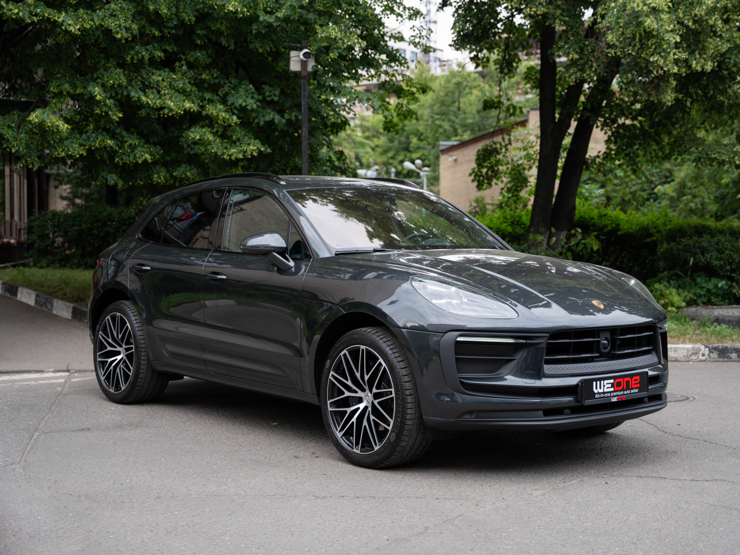 Porsche Macan серый 2023