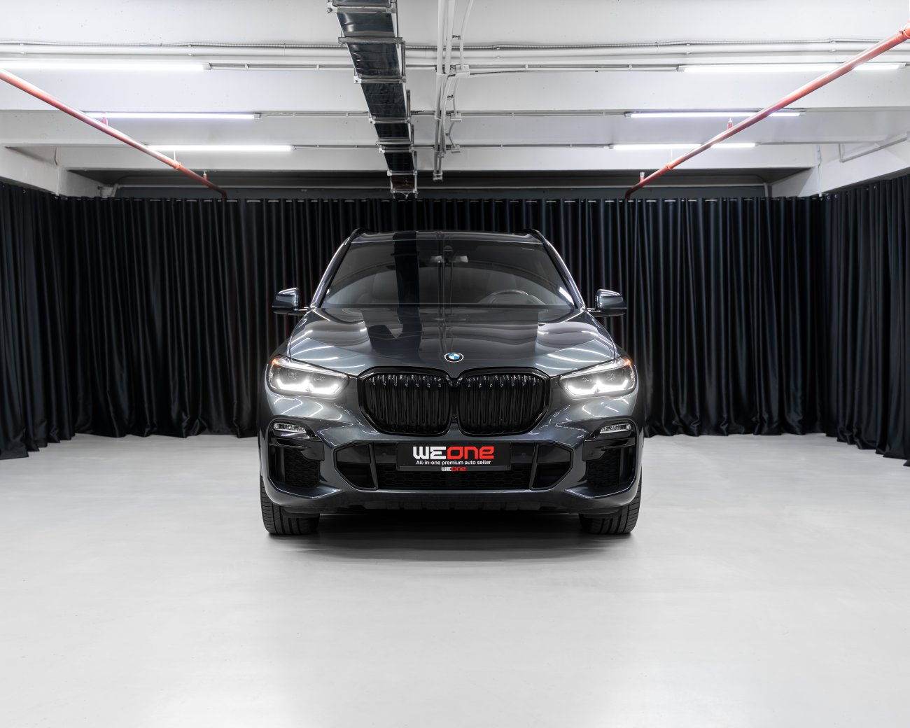 купить BMW X5 40i xDrive 2021 серый в Москве