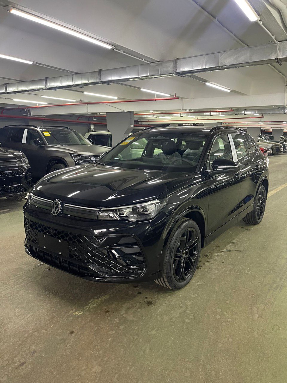 купить Volkswagen Tiguan L pro 2025 черный в Москве