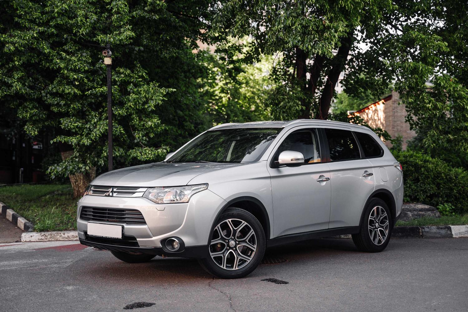 Mitsubishi Outlander 2.4 CVT 4WD Ultimate 2014 Mitsubishi Outlander 2.4 CVT 4WD Ultimate 2014