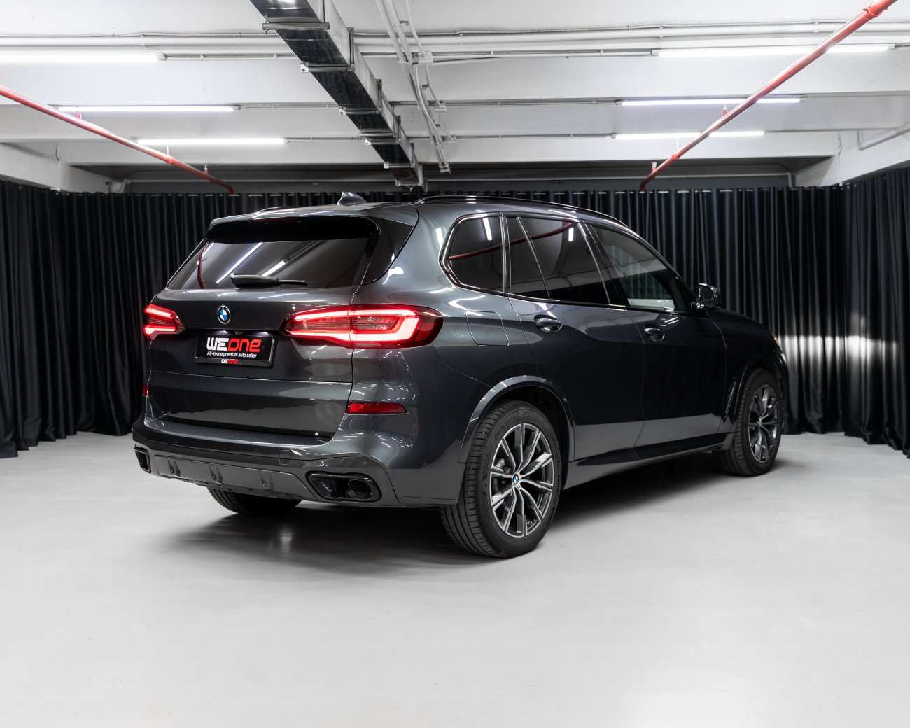 купить BMW X5 40i xDrive 2021 серый в Москве