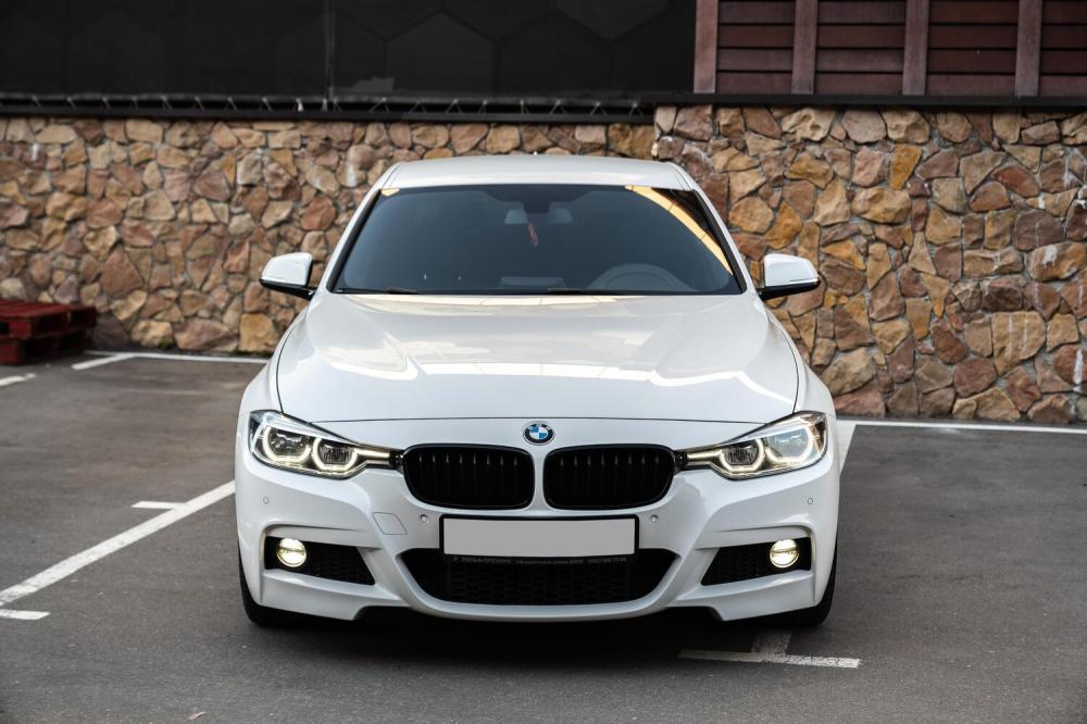 BMW 320i xDrive F30 LCI