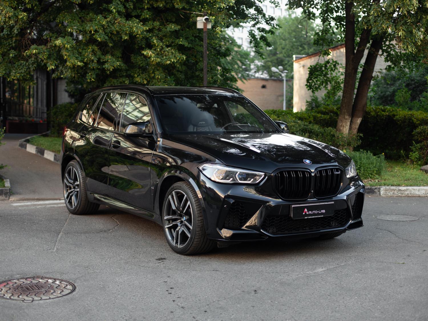 BMW X5M 2020 черный BMW X5M 2020 черный