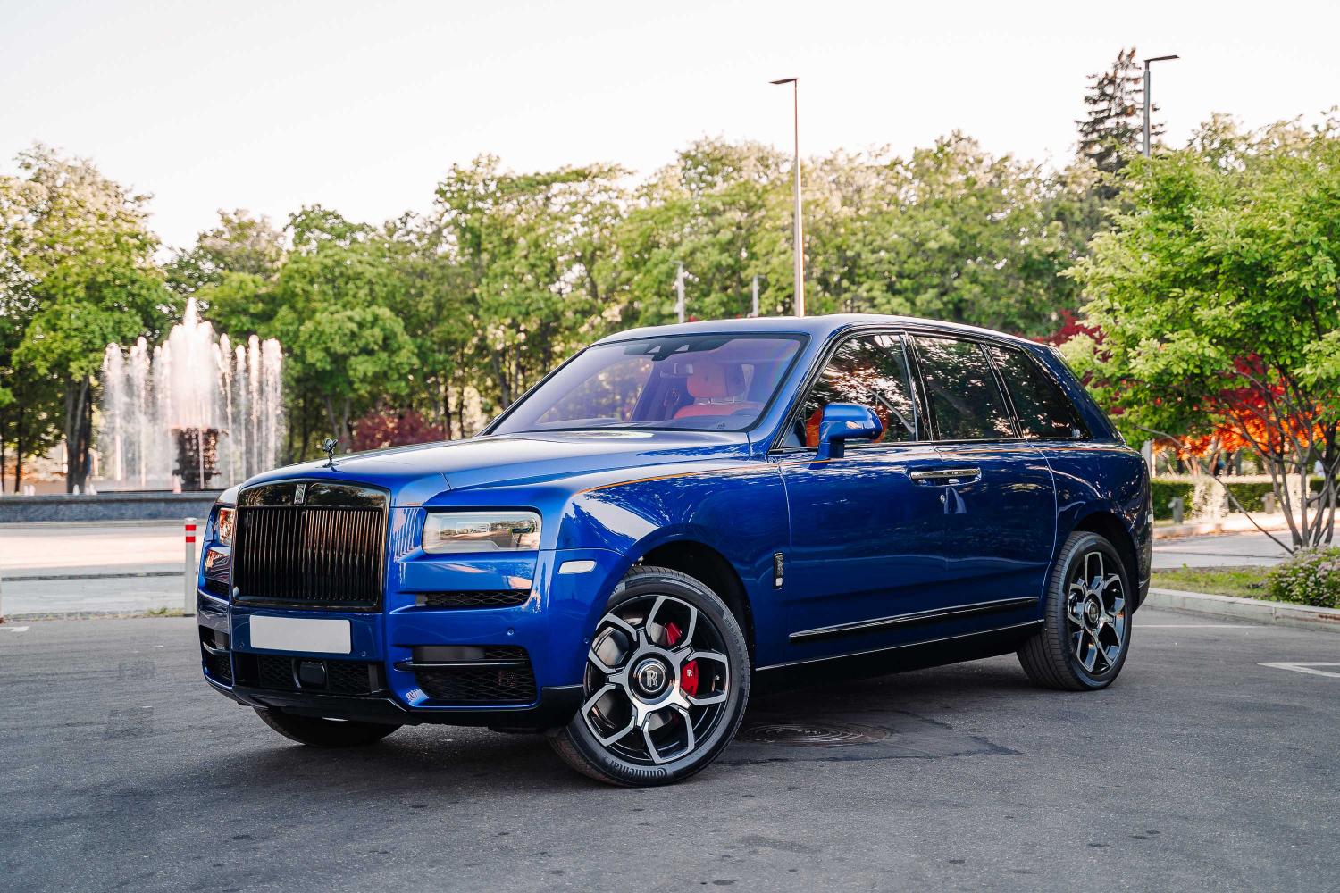 ROLLS-ROYCE Cullinan Black Badge ROLLS-ROYCE Cullinan Black Badge