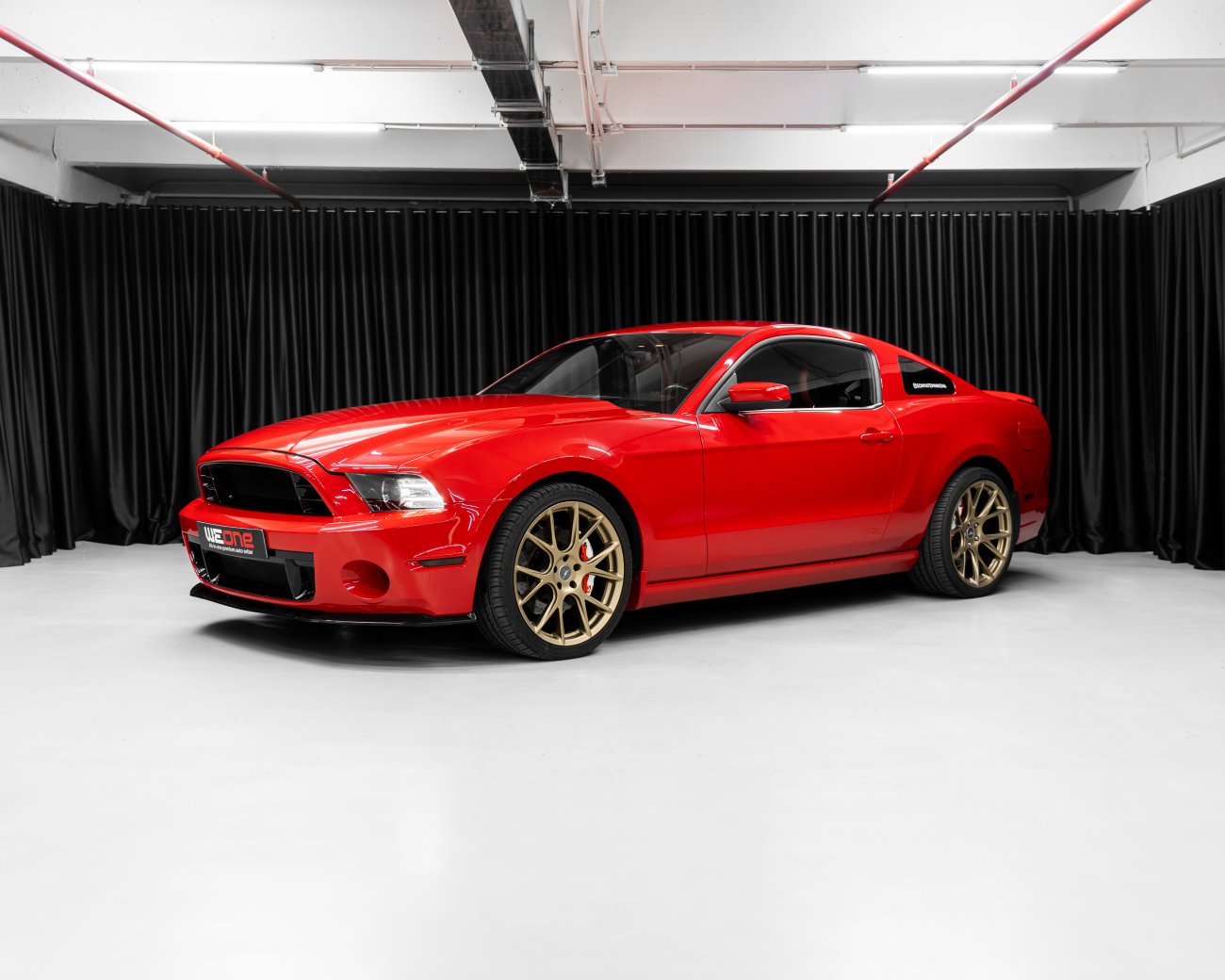 Ford Mustang  2012 красный 