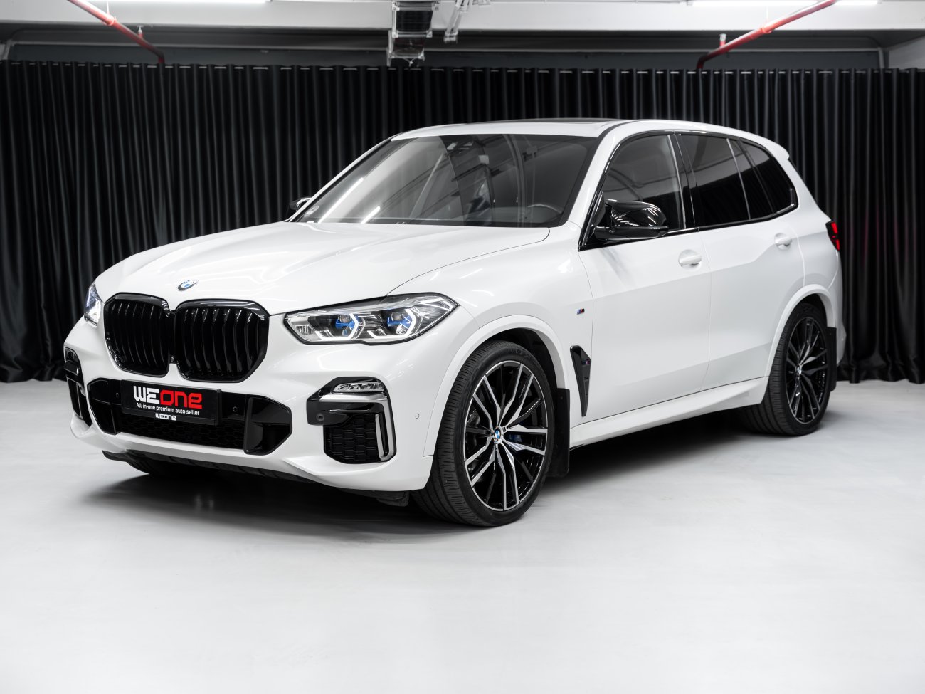 BMW X5 M50i 2020 белый