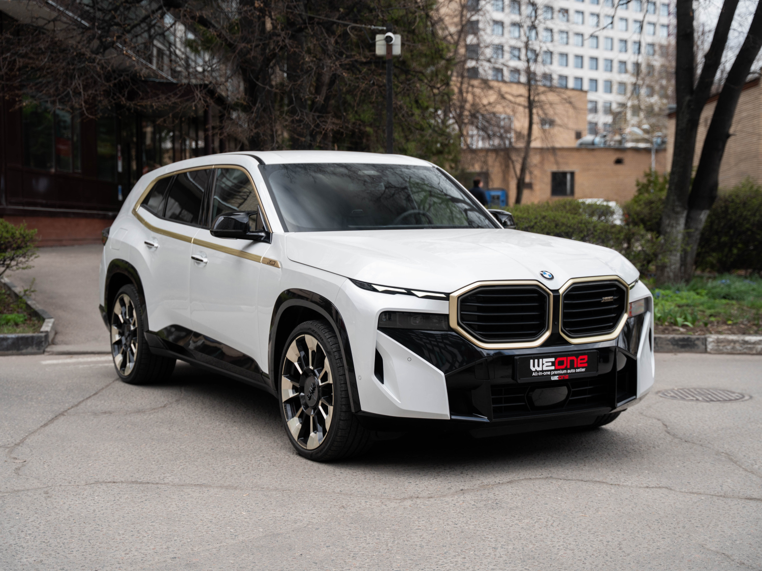 BMW XM 2023 белый BMW XM 2023 белый