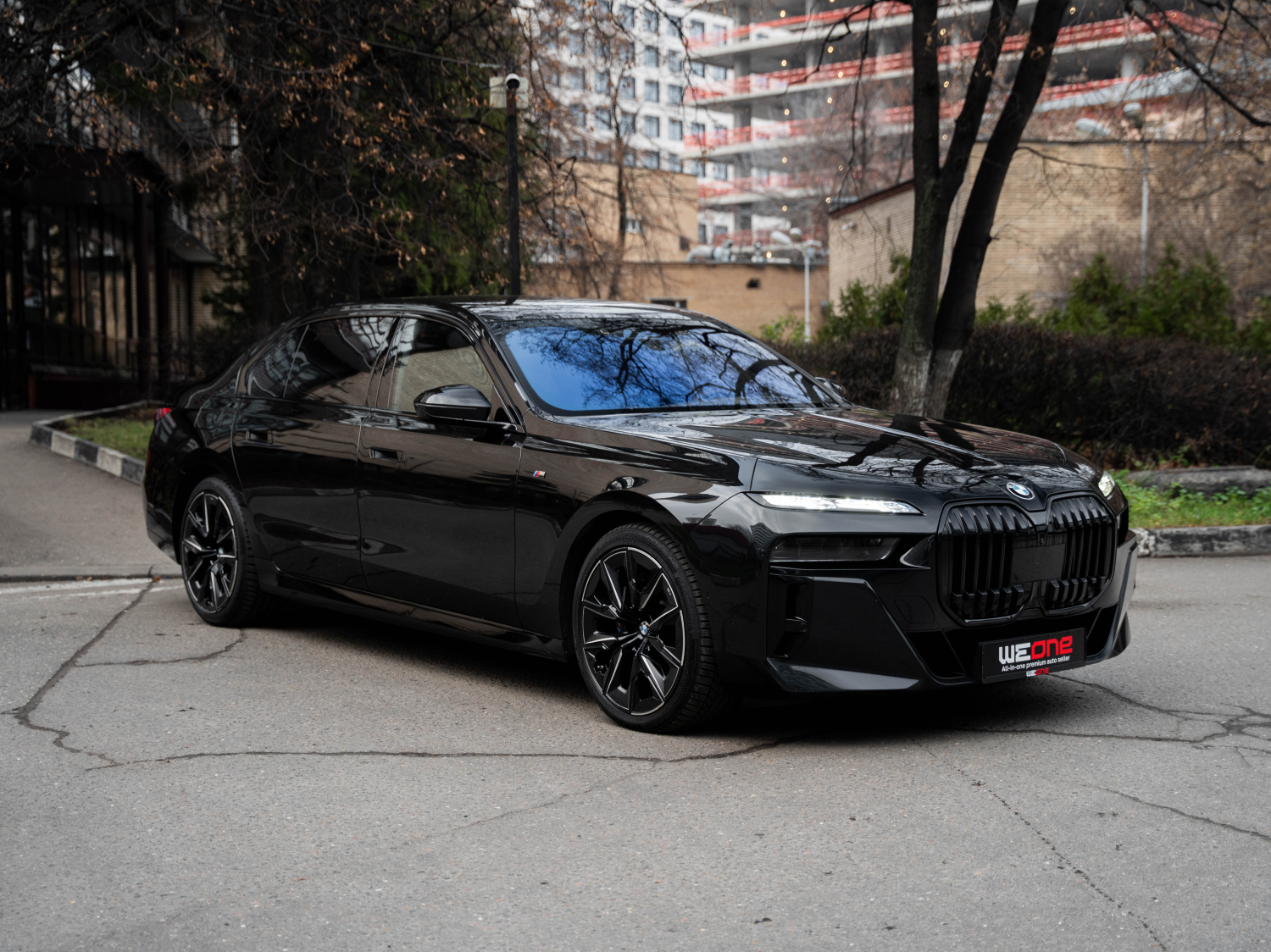 BMW 740dX 2023 черный