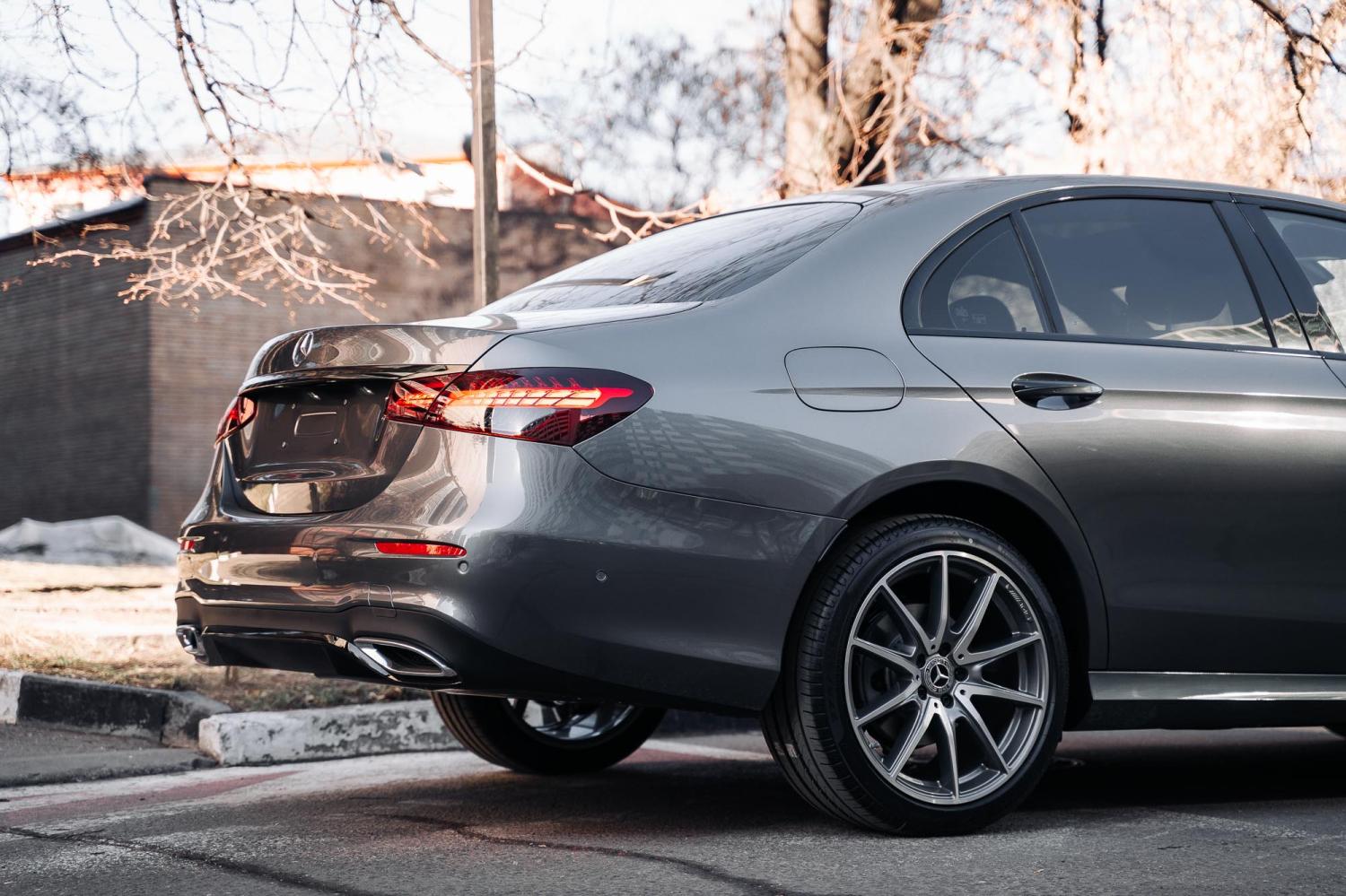 Mercedes-Benz E 300d 4MATIC W213 серый