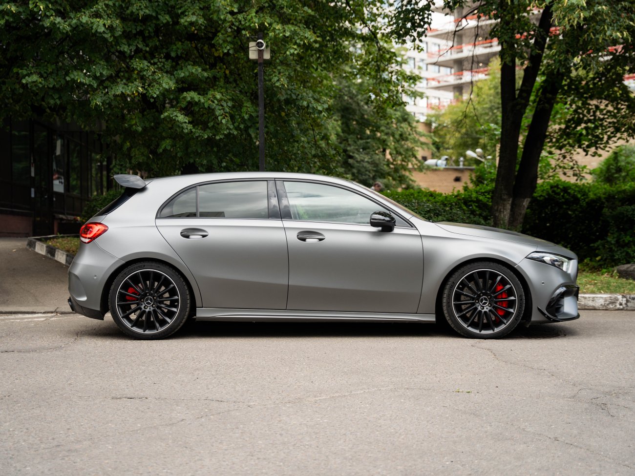 купить Mercedes-Benz AMG A 45S 2020 серый в Москве
