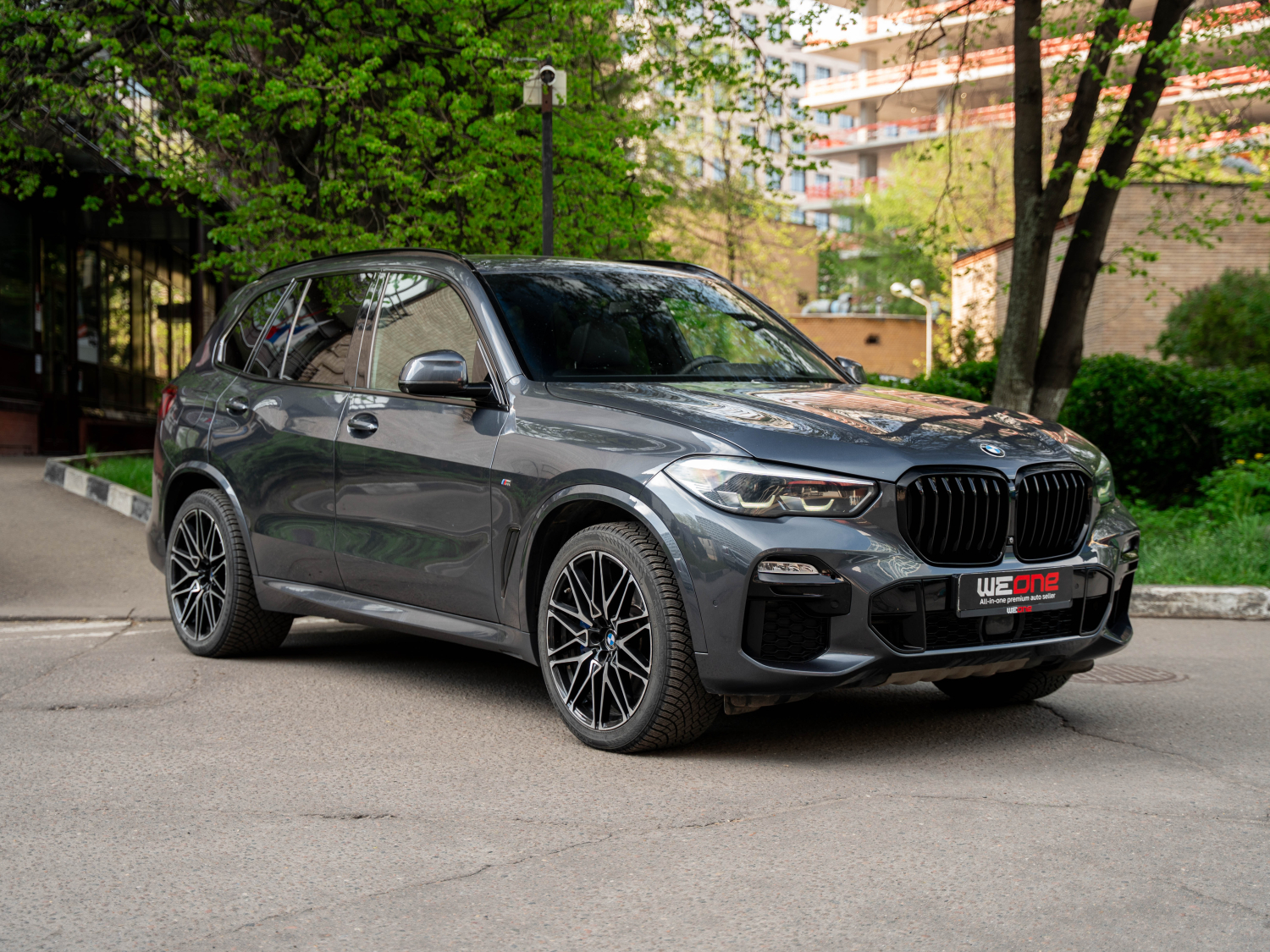 BMW X5 xDrive40i 2019  серый