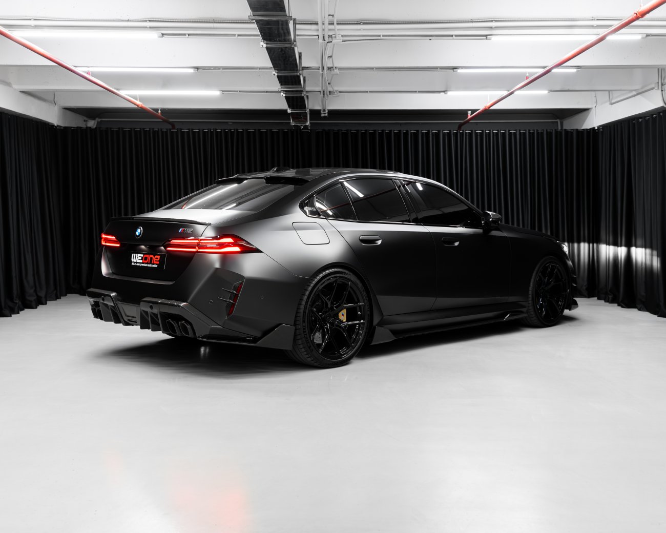 купить BMW M5 2024 черный в Москве