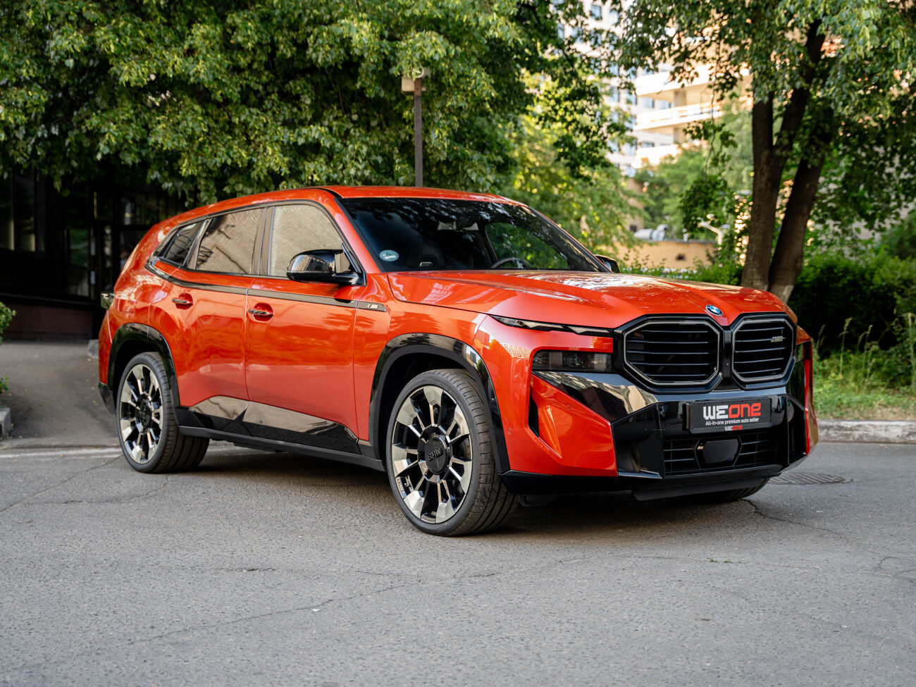 BMW XM 2024  красный 