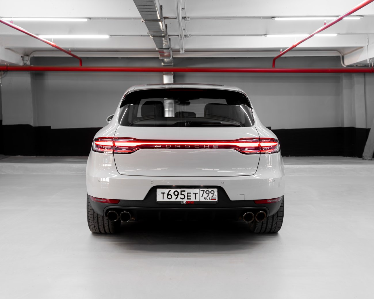 купить Porsche Macan 2021 серый  в Москве