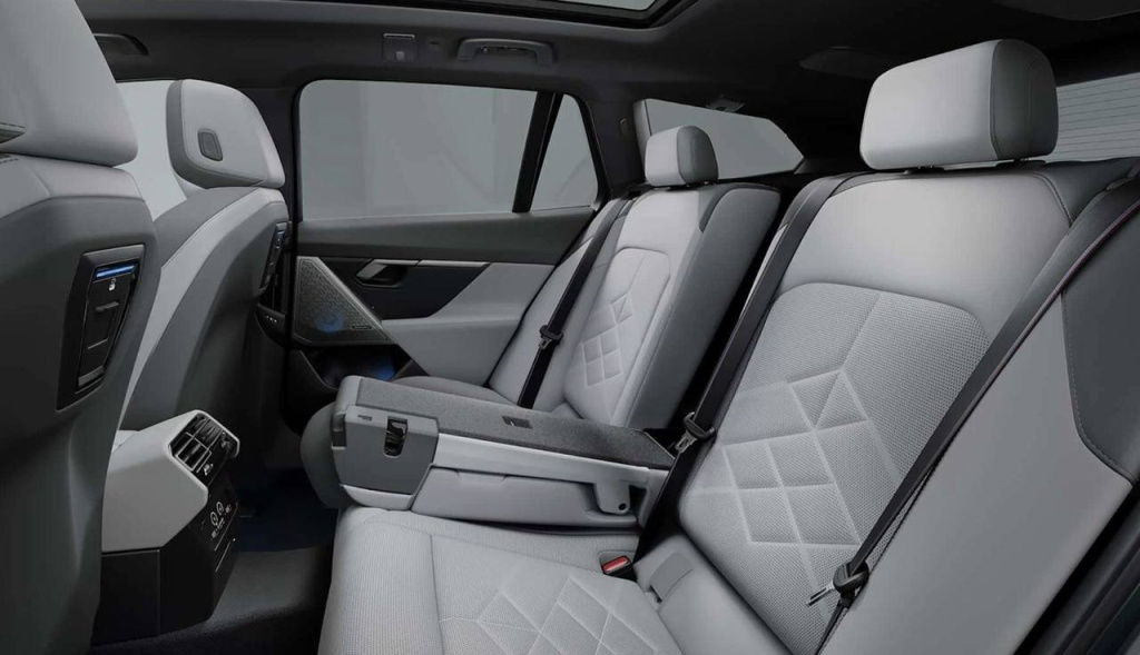 BMW представила новый универсал 5-Series Touring шестого поколения BMW представила новый универсал 5-Series Touring шестого поколения